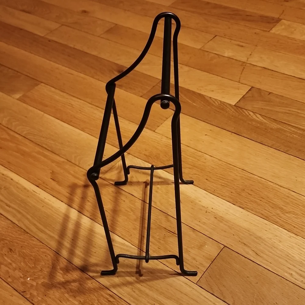 Hand towel rack. (Bronze)